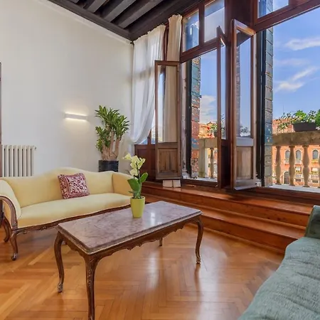 View Of Grand Canal Luxury - Station 5 Minutes Apartment *