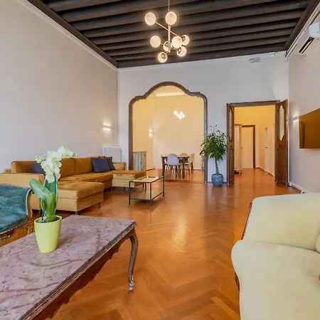 View Of Grand Canal Luxury - Station 5 Minutes
